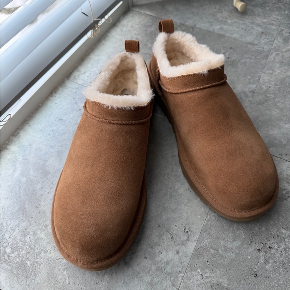 Ugg Micro Boot - Picture 2 of 6